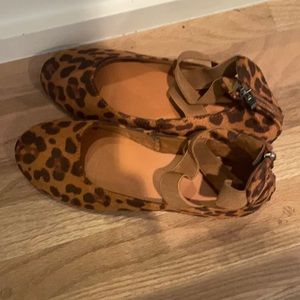 Women’s brown leopard print flat with zipper back shoe